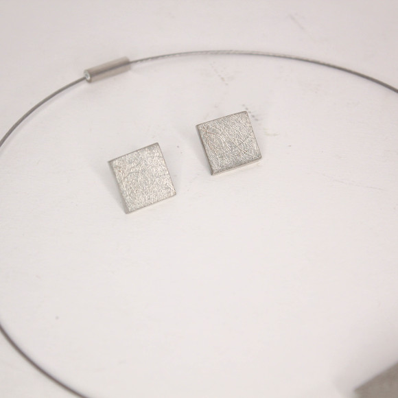 Hammered Silver Tone Matching Set of Earring and Necklace with Pendant - Picture 6 of 8